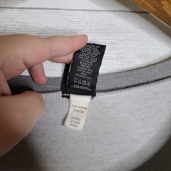 Torrid Rebel Wilson Gray Patchwork Sweatshirt‎ Size 1 - Picture 9 of 12